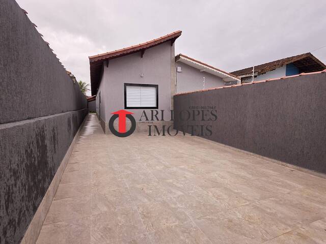 #969 - Casa para Venda em Mongaguá - SP - 2