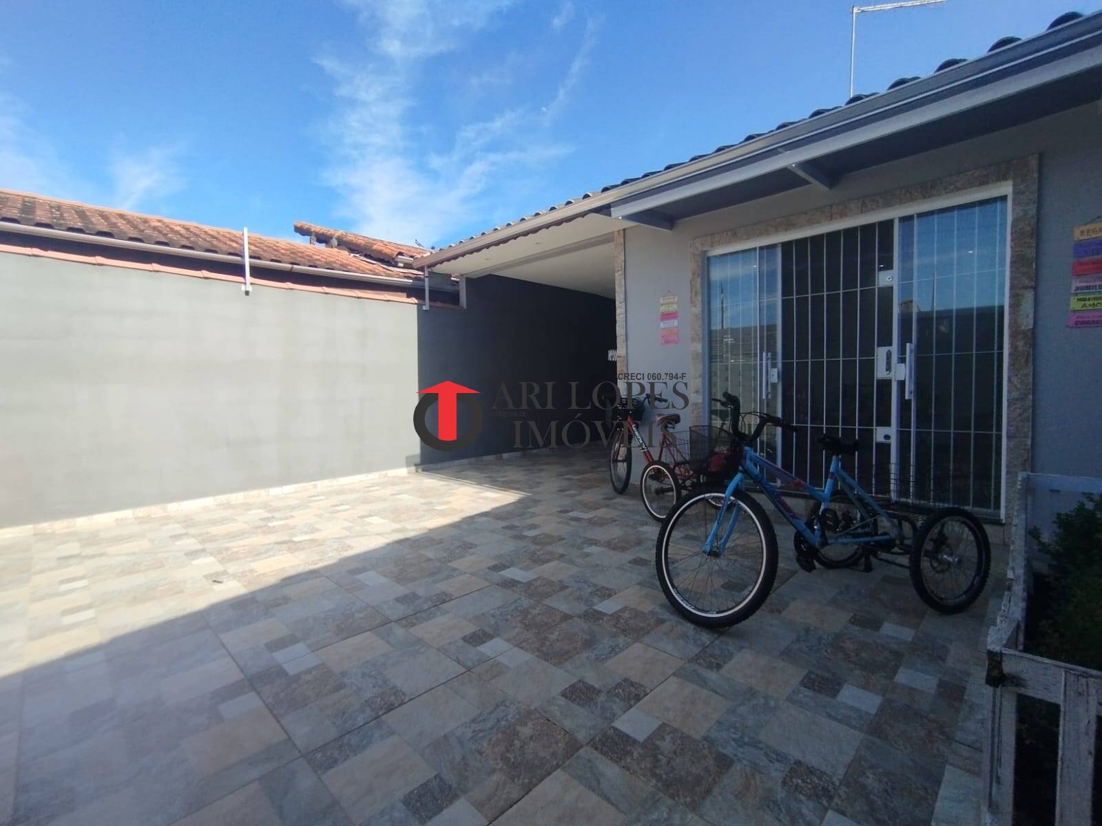 Casa à venda e aluguel com 3 quartos, 105m² - Foto 3