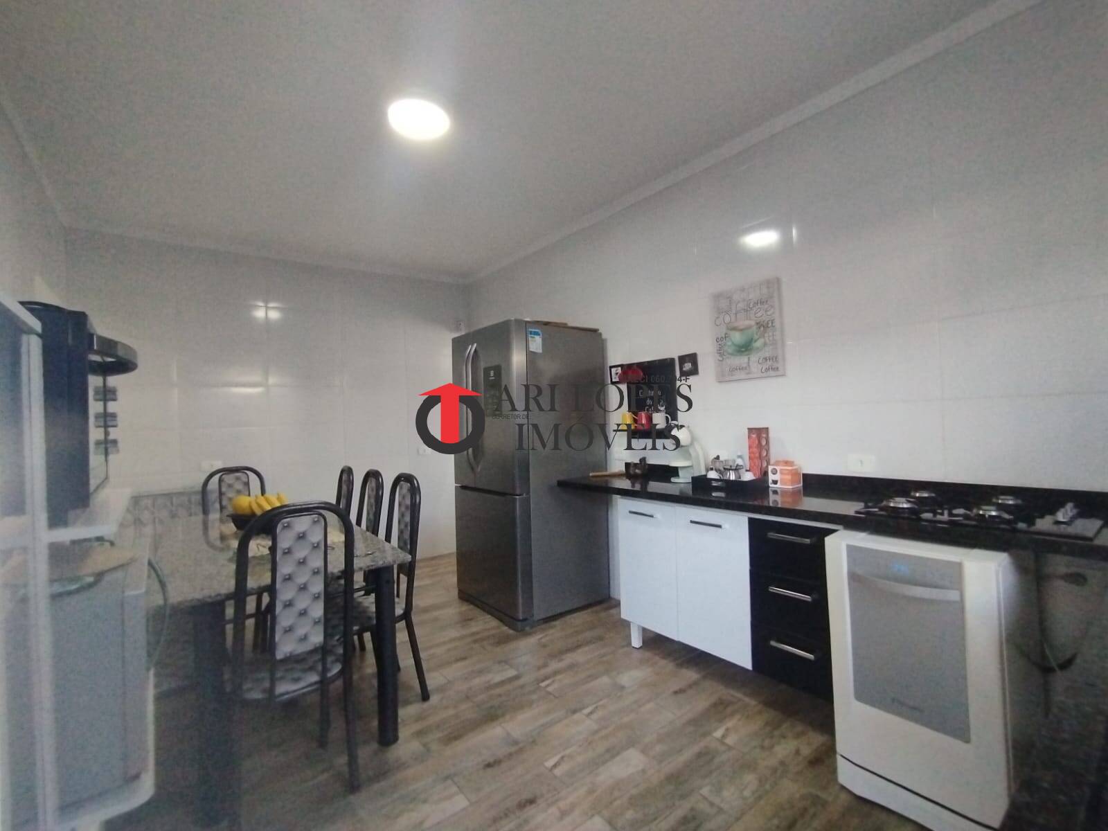 Casa à venda e aluguel com 3 quartos, 105m² - Foto 9