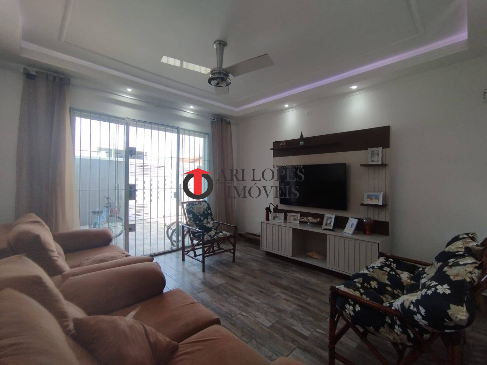 Casa à venda e aluguel com 3 quartos, 105m² - Foto 6