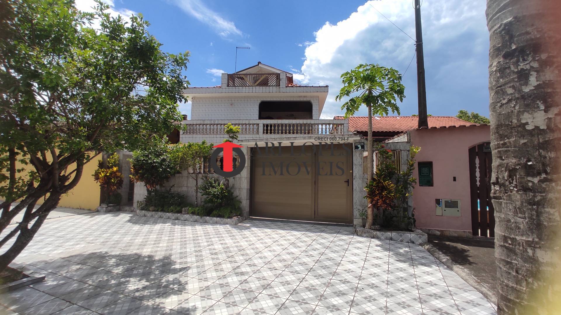 Sobrado, 6 quartos, 250 m² - Foto 1